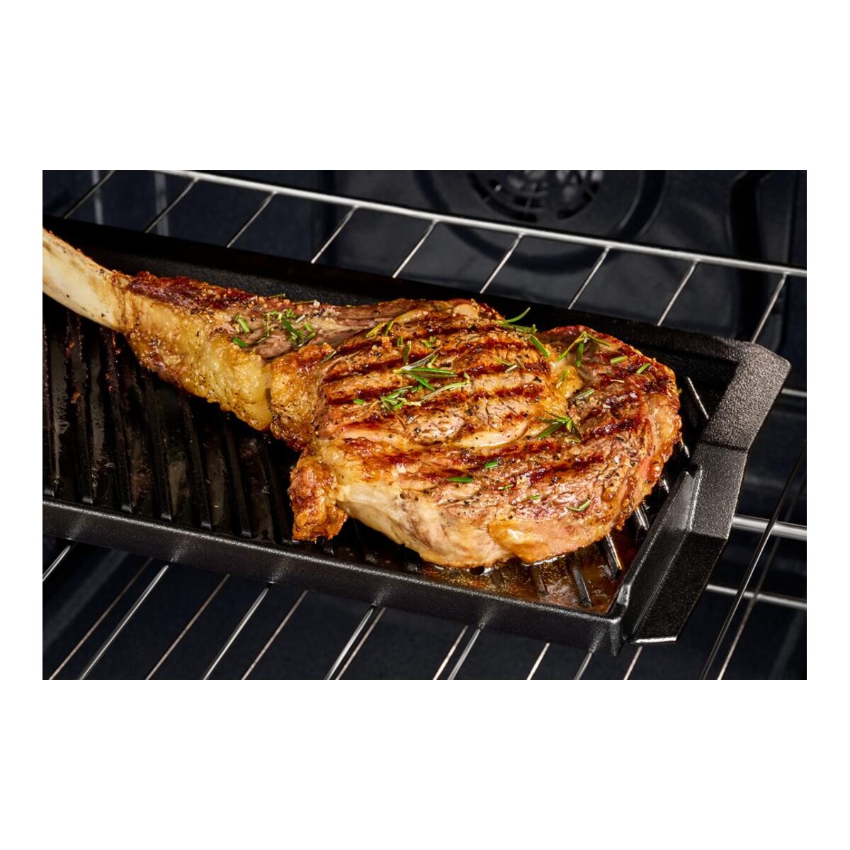 Maytag MFES7030SZ 30-Inch Wide Electric Range With Grill Mode and No Preheat Air Fry - 5.3 cu. ft. 0